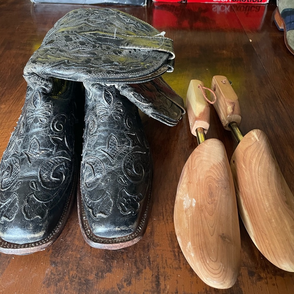 Black Cowboy Boots